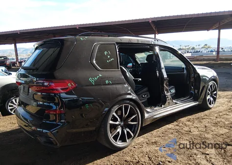 2020 BMW X7 xDrive40I z USA, uszkodzony, nr VIN 5UXCW2C00L9C79356